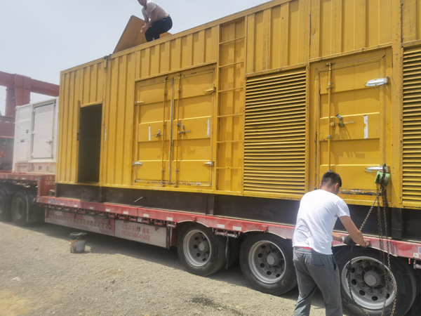 钦州除了负载情况和发动机维护，还有哪些因素会影响 200kw 柴油发电机的油耗？